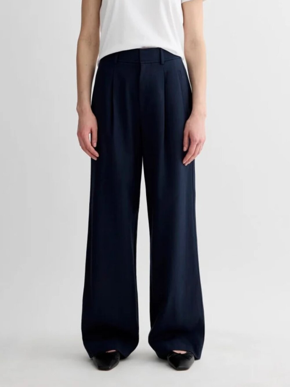 Everlane Draper Pleated Pant Navy Blue Buttersmooth Women's Size 4 Wide Leg